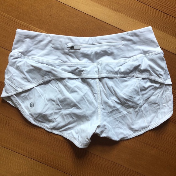 Lululemon Shorts Size 4 - Picture 3 of 5